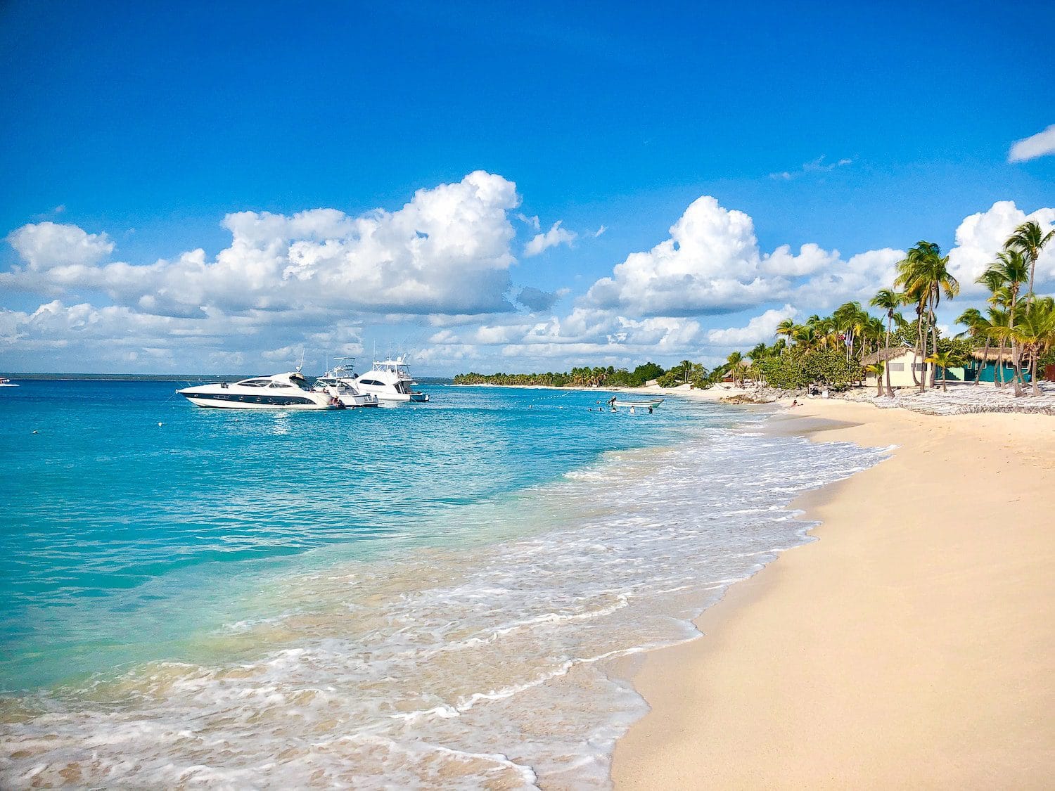 Isla Catalina and the clear water off La Romana